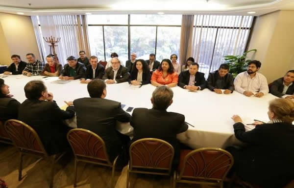 Bancários decidem manter a greve após reunião terminar sem acordo