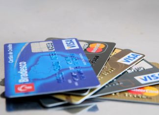 Medida Provisória Autoriza Lojistas a Cobrar Valores Maiores Para Quem Pagar com Cartão de Crédito