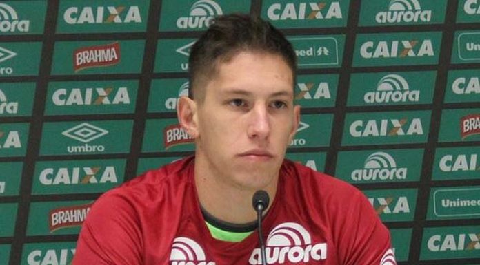Goleiro da Chapecoense passa por cirurgia