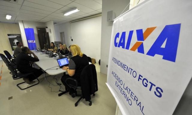 Agências da Caixa atenderão em horário especial neste sábado (13)
