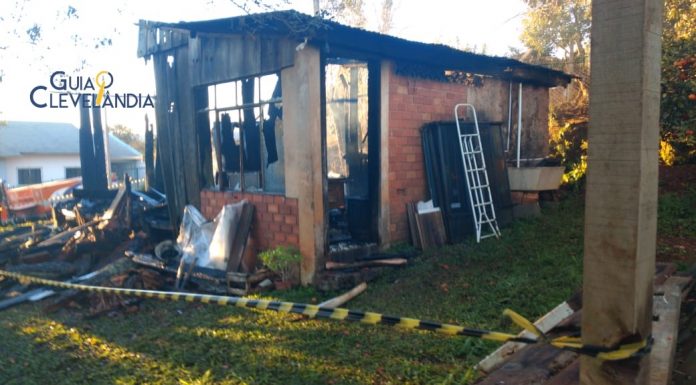 Incêndio com óbito nesta madrugada, em Clevelândia.