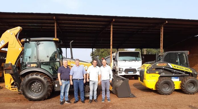 Clevelândia recebe novas máquinas para atender as demandas do município.