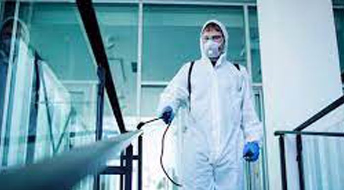 Sanitização de ruas e espaços públicos é realizada em Clevelândia