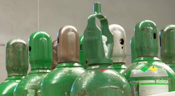Após ajuda de cervejarias e oficinas, hospital de Clevelândia monta estoque de cilindros de oxigênio